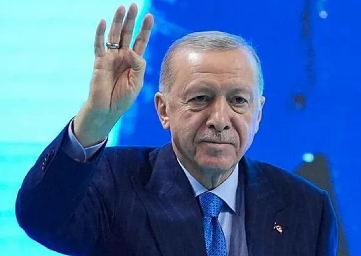Cumhurbaşkanı Erdoğan Diyarbakır'da! "Son dönemki çalışmaların tek bir amacı var" diyerek açıkladı: Terör örgütü kendini feshetmeli, silahlar gömülmeli