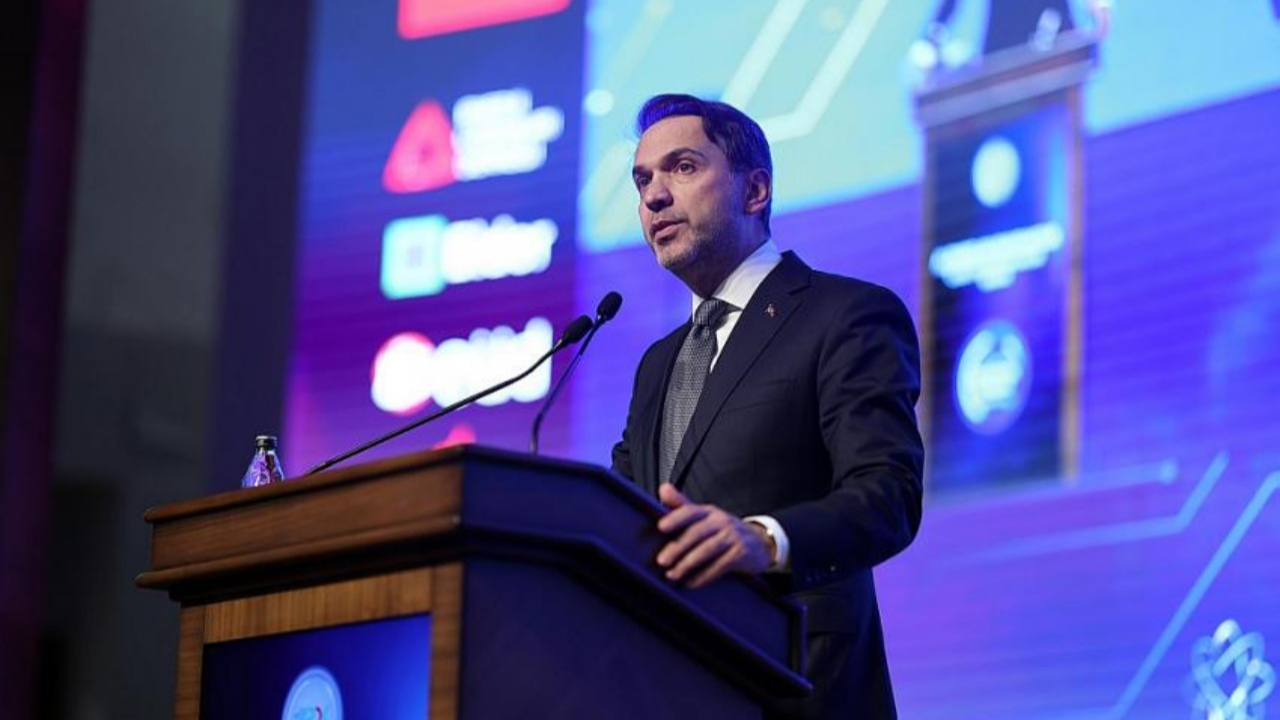 Bakan Bayraktar: Elektrik ithalat ve ihracatında merkez ülke olmayı hedefliyoruz