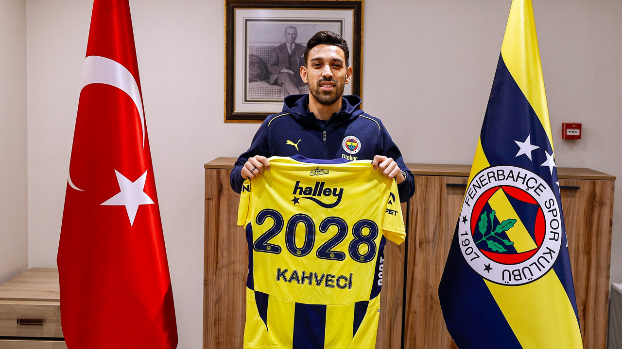 Fenerbahçe'de mutlu son! İrfan Can Kahveci ile sözleşme uzatıldı