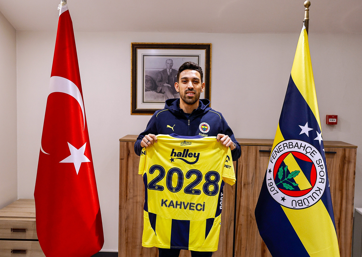 Fenerbahçe'de mutlu son! İrfan Can Kahveci ile sözleşme uzatıldı