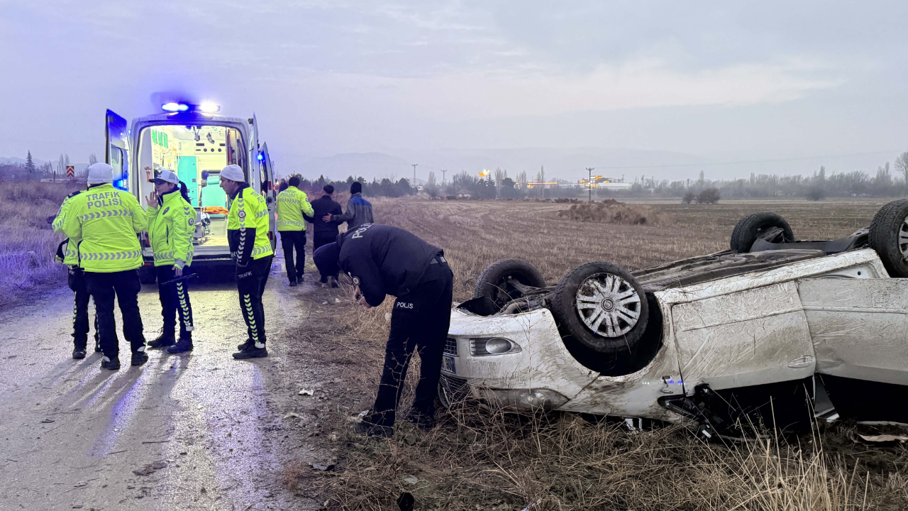 Ankara son dakika haberi: Devrilen otomobildeki 1 kişi öldü, 4 kişi yaralandı...