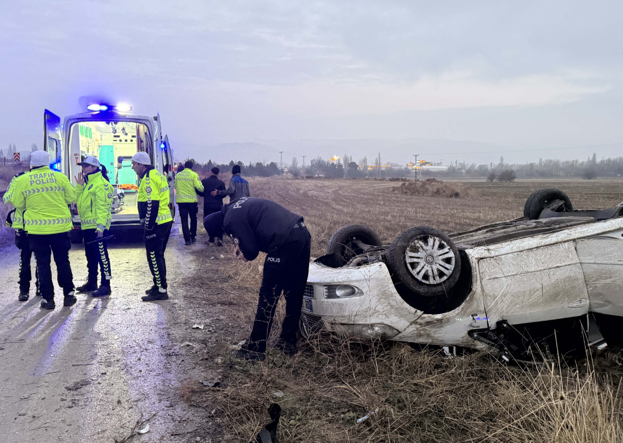 Ankara son dakika haberi: Devrilen otomobildeki 1 kişi öldü, 4 kişi yaralandı...