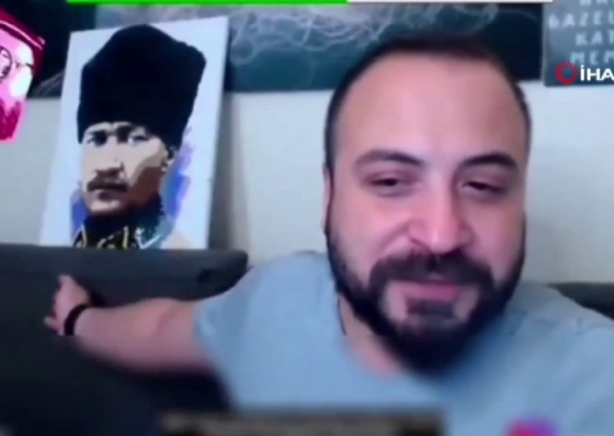Tüm tuşlara bastı! İzmir'de Atatürk'e, dine ve Hz. Muhammed'e hakaret eden yayıncı tutuklandı!