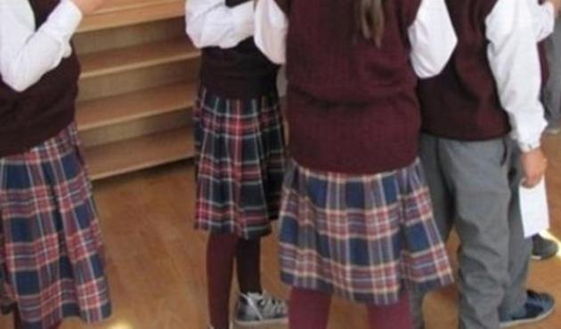 Lisede dehşet! Öpüşürken videoya çektikleri kız öğrenciye şantajla tecavüz ettiler...