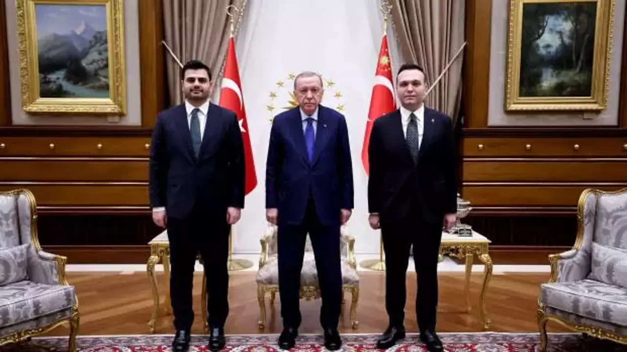 AK Parti'de bayrak değişimi: Yeni Gençlik Kolları Başkanı belli oldu!