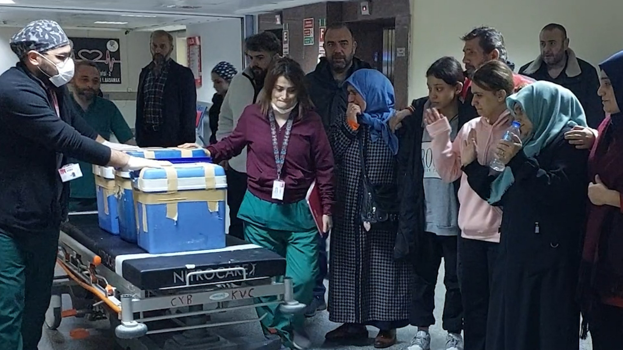 En acı veda! Rize'de bir aile kızlarının organlarını el sallayarak uğurladı