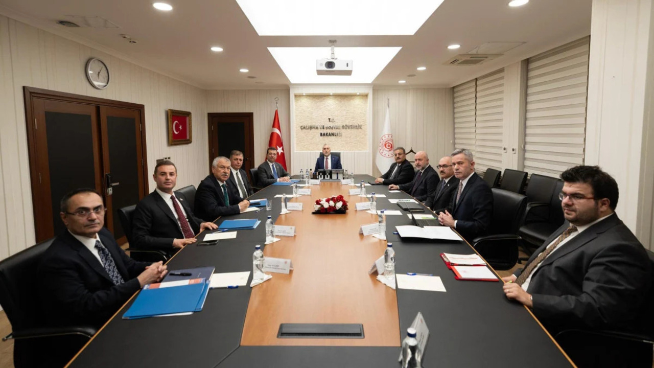 Çalışma ve Sosyal Güvenlik Bakanı Vedat Işıkhan, İstanbul Büyükşehir Belediye Başkanı Ekrem İmamoğlu ile görüştü: SGK borçları için ilk adım atıldı!