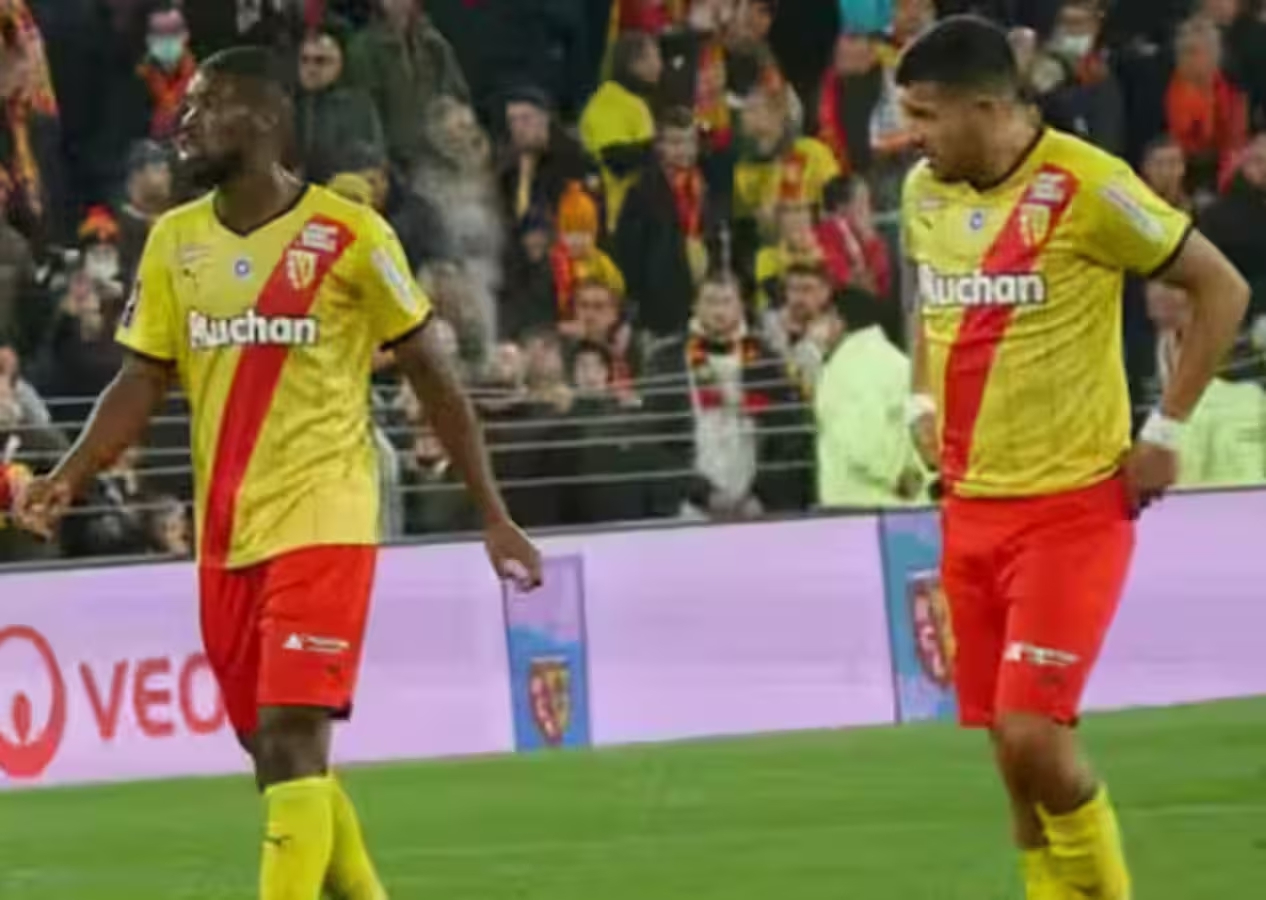 Fenerbahçe'nin stoper transferinde eli kolu bağlandı: Yine ret cevabı!