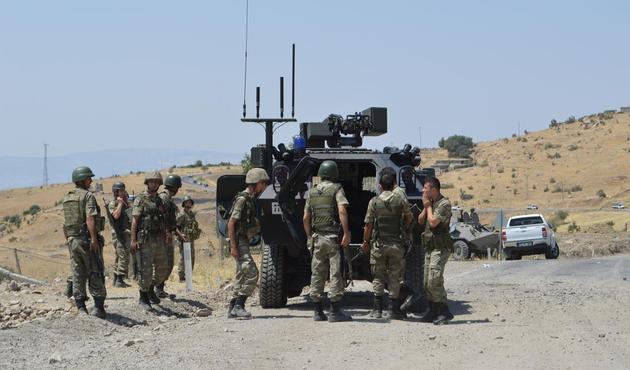 Hakkari'de patlama! 4 asker şehit, 4 asker yaralı