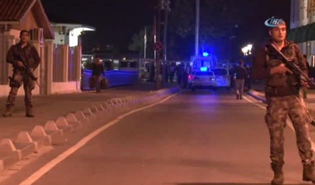 Başbakanlık Ofisi etrafında silah sesleri...