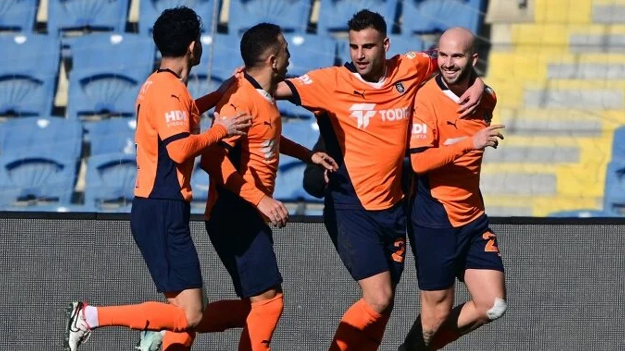 Rachid Ghezzal penaltı kaçırdı, Başakşehir Çaykur Rizespor'u mağlup etti