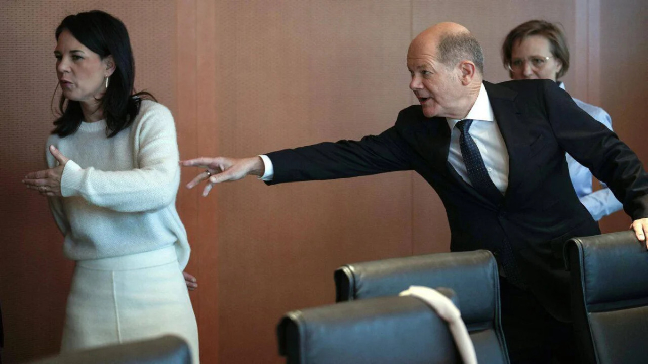 Almanya'da fotoğraf krizi... Dışişleri Bakanı Annalena Baerbock, Başbakan Olaf Scholz'a resti çekti: Ukrayna'ya para yoksa ben de yokum!