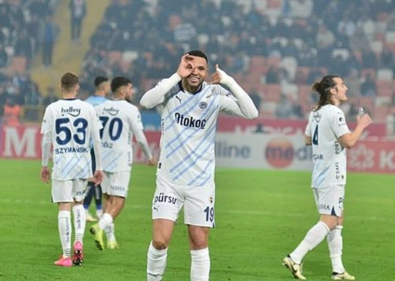 Fenerbahçe ikinci yarı açıldı, gülcüleriyle deplasmanda kazandı! Adana Demirspor 0 - 4 Fenerbahçe | Maçın özeti