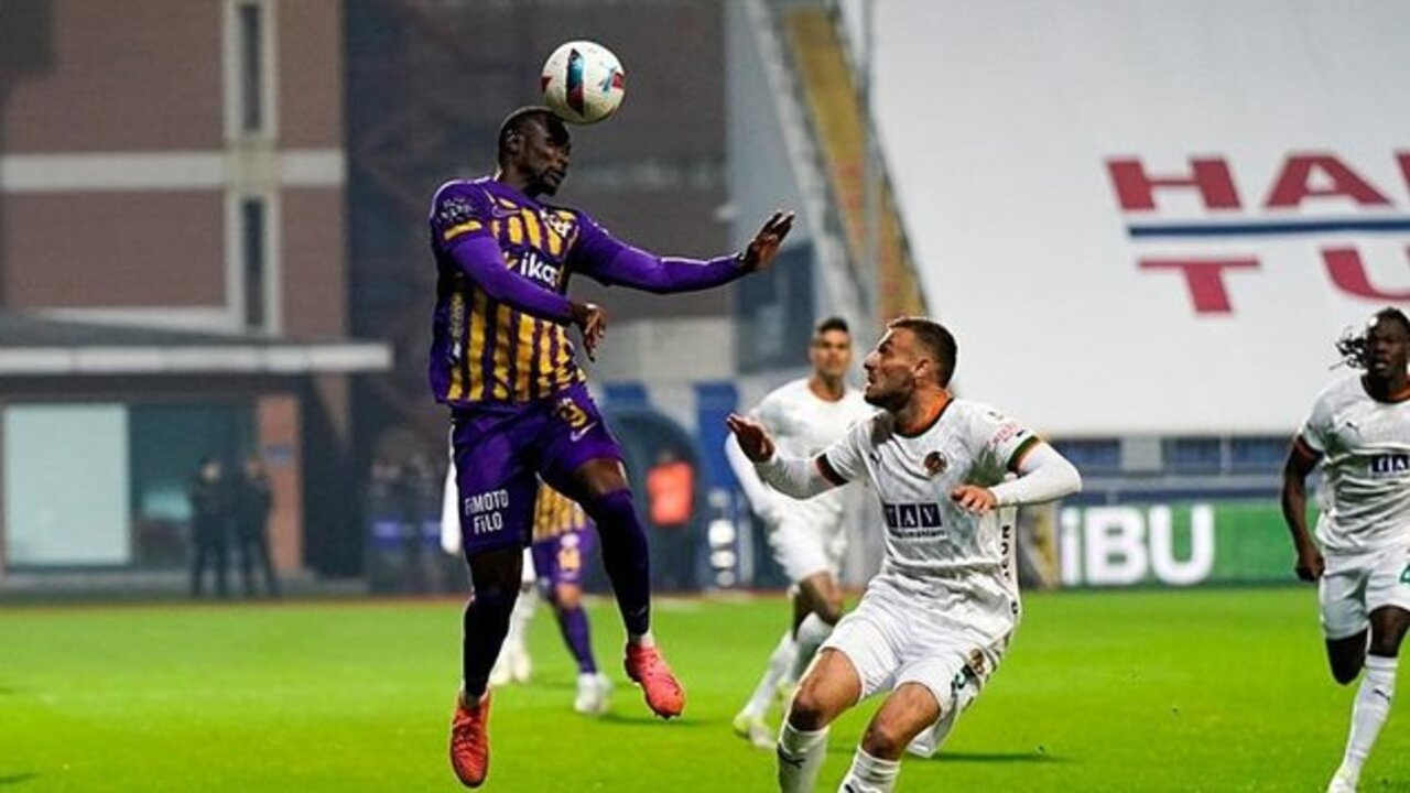 Eyüpspor evinde 3 attı, 3 puanı hanesine yazdırdı! Eyüpspor 3 - 0 Alanyaspor | Maçın özeti