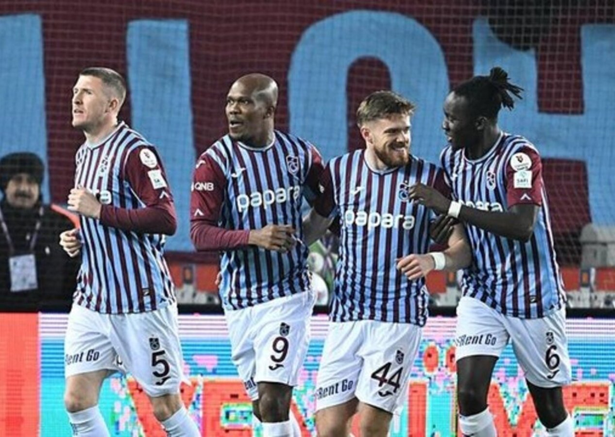 Trabzonspor evinde farklı kazandı, 3 puanı hanesine yazdırdı! Trabzonspor 4 - 0 Sivasspor | Maçın özeti