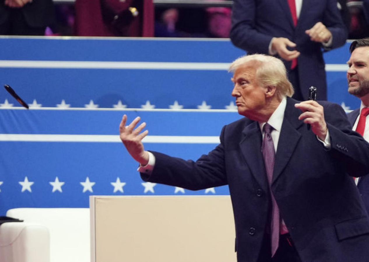 Dediğini yaptı! İşte Donald Trump'ın göreve başladığı gün imzaladığı kararnameler ve aldığı kararlar...