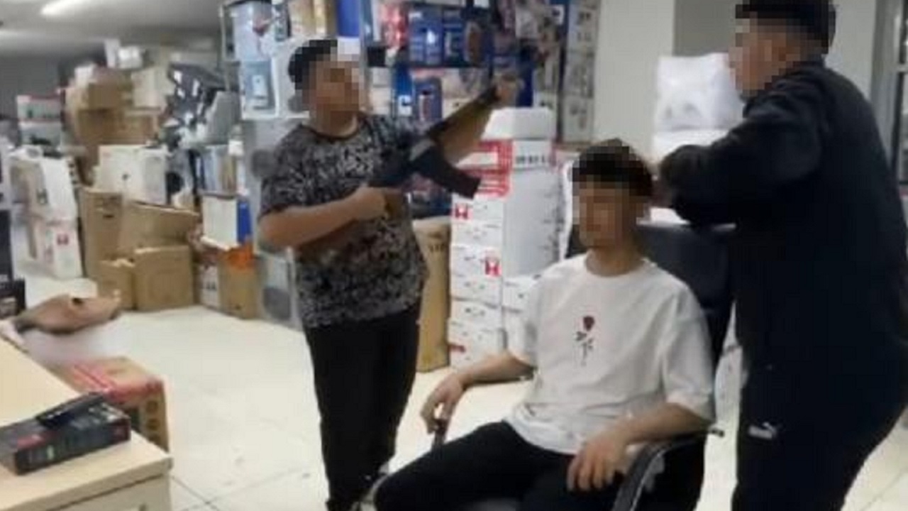 Maltepe'de tüfekle fotoğraf çektirdiler: 2 arkadaştan biri silahın ateş alması sonucu yaşamını yitirdi...