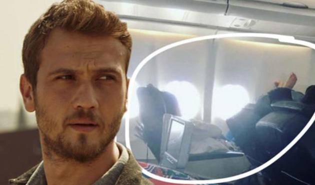 Aras Bulut İynemli uçakta öyle bir vaziyette yakalandı ki!