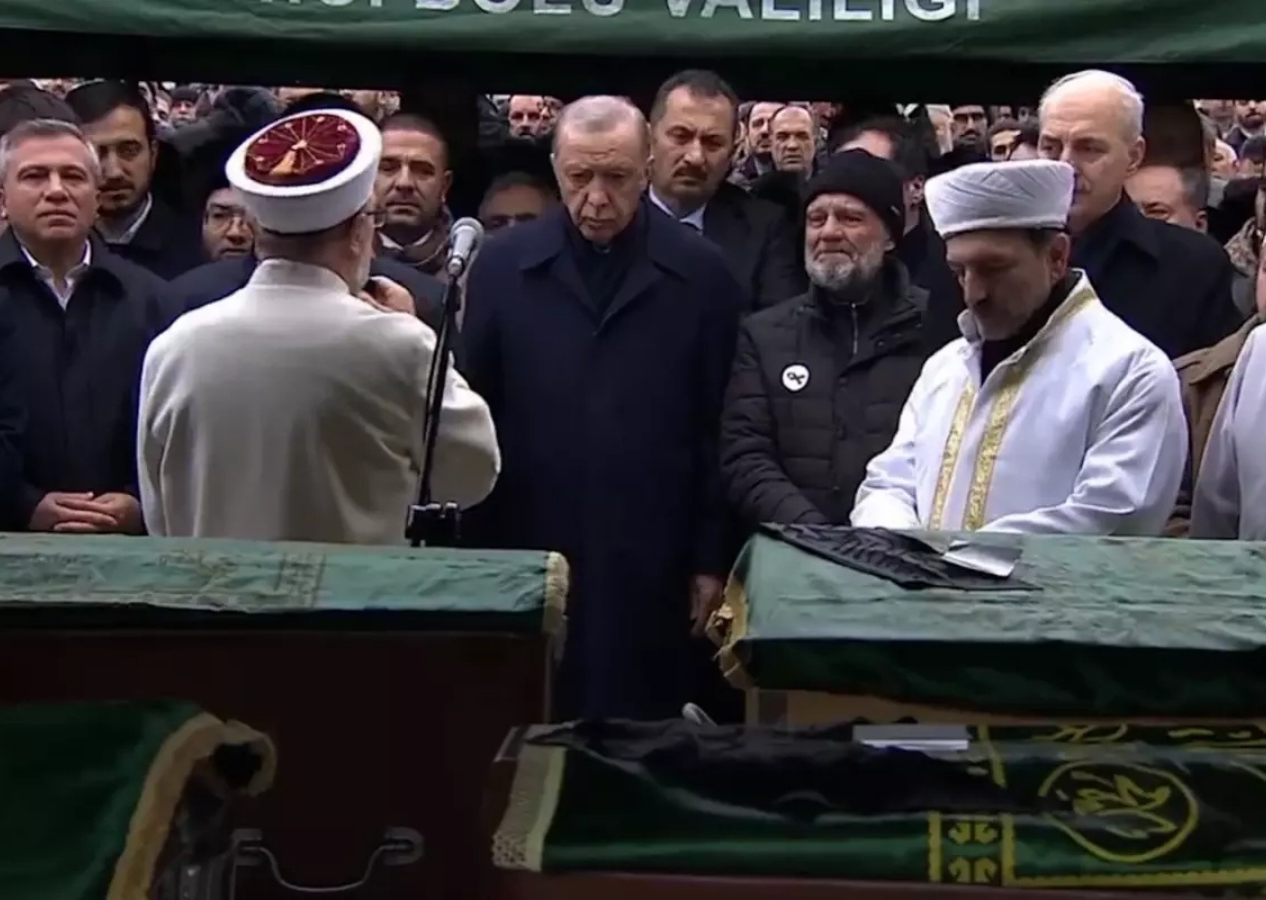 Aynı aileden 8 kişi can verdi... Cumhurbaşkanı Erdoğan, Bolu'da Gültekin ailesinin cenazesine katıldı!