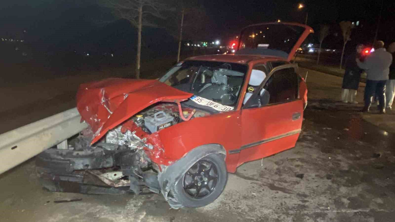 İzmit’te 3 araçlı zincirleme trafik kazası: 4 kişi yaralandı