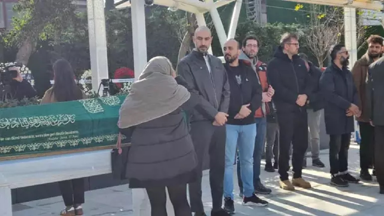 Bir babanın en zor günü! Eşi ve çocuklarını otel yangınında kaybetti!
