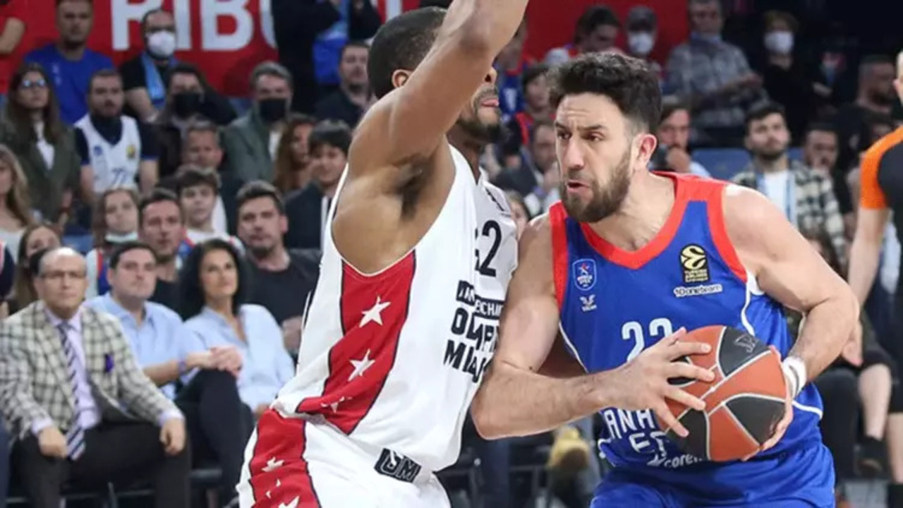 Anadolu Efes Olimpia Milano'ya acımadı, 44 sayı fark attı! Anadolu Efes 110 - 66 Olimpia Milano | Maçın özeti