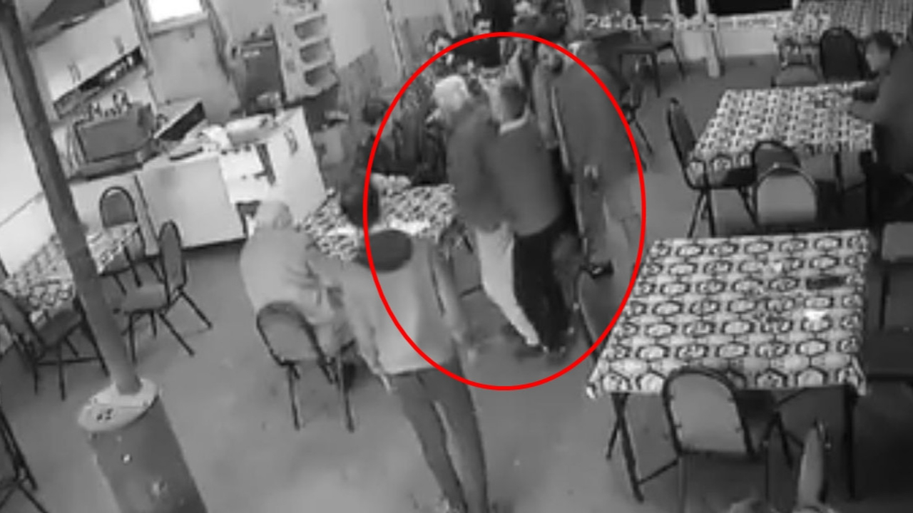 Kahvehanede boğazına cisim kaçtı, ‘Heimlich manevrası' hayat kurtardı