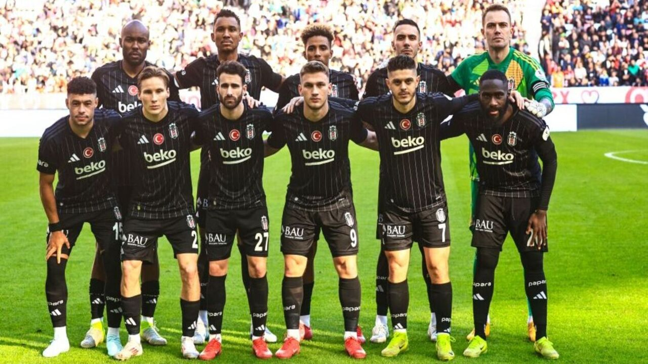 Beşiktaş'a Antalyaspor maçında 2 oyuncudan daha kötü haber: Oyuna devam edemediler!