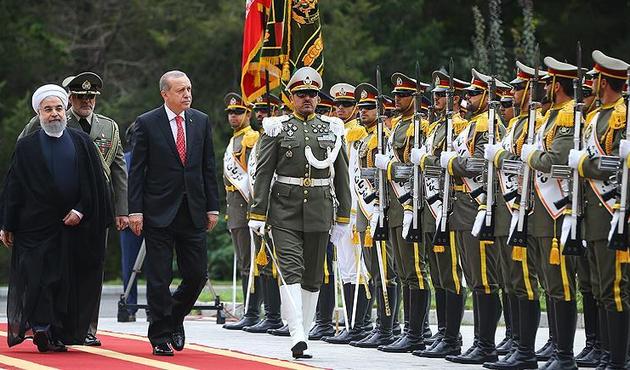 Cumhurbaşkanı Erdoğan İran'da böyle karşılandı!