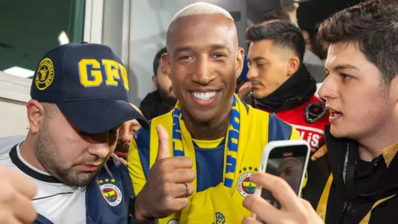 Fenerbahçe'nin yeni transferi Anderson Talisca İstanbul'a ayak bastı: Formayla taraftarların karşısına çıktı!
