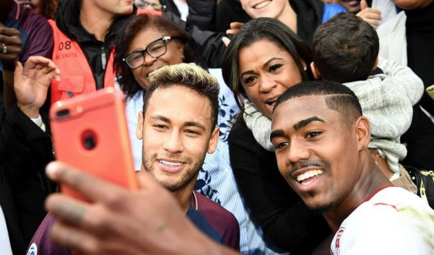 Neymar'la çektirdiği bu fotoğraf başına dert açtı!
