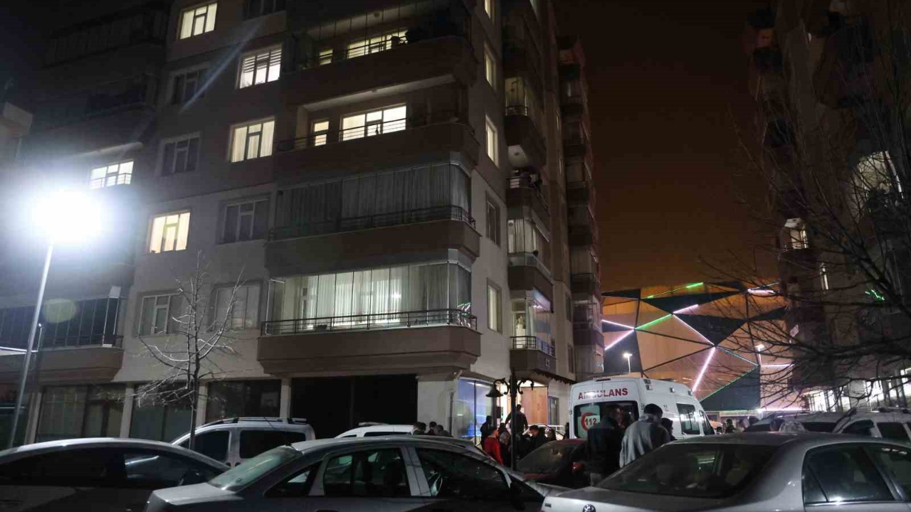Konya'da bir aile yok oldu! Anne, baba, kardeşini ve en son da kendini öldürdü!