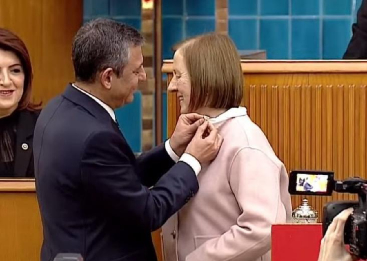 Eski Aile Bakanı'ydı! DEVA Partisi Milletvekili Selma Aliye Kavaf CHP'ye katıldı