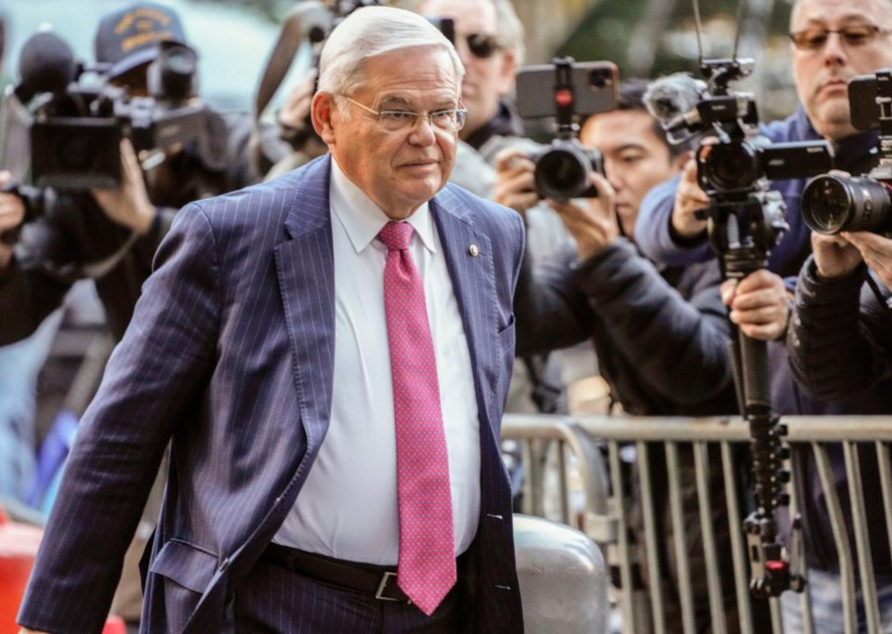 Türkiye karşıtı Bob Menendez 11 yıl hapis cezasına çarptırıldı!