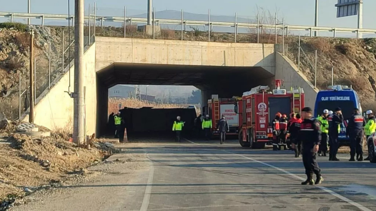 Denizli'de işçi servisi devrildi!  4 ölü, çok sayıda yaralı var...
