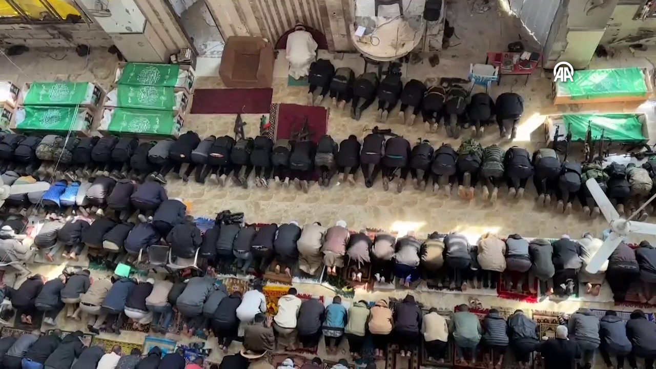 İsrail şehit etmişti... Gazze'de şehit komutan Muhammed Deif için gıyabi cenaze namazı!