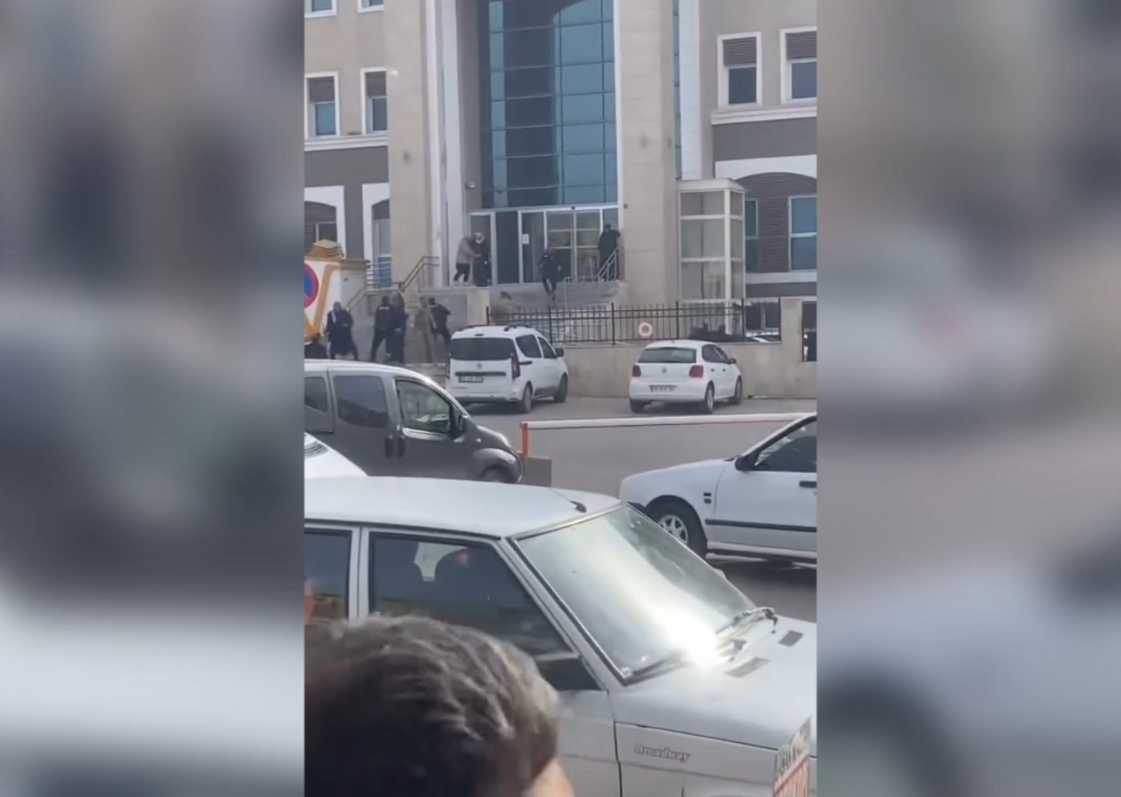 Şanlıurfa'da adliye bahçesinde kavga kamerada: 16 yaralı, 15 gözaltı