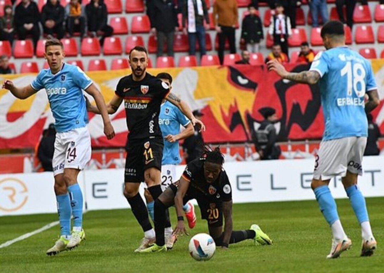 Trabzonspor deplasmanda eşitliği bozamadı, 3 puana ulaşamadı! Kayserispor 0 - 0 Trabzonspor | Maçın özeti