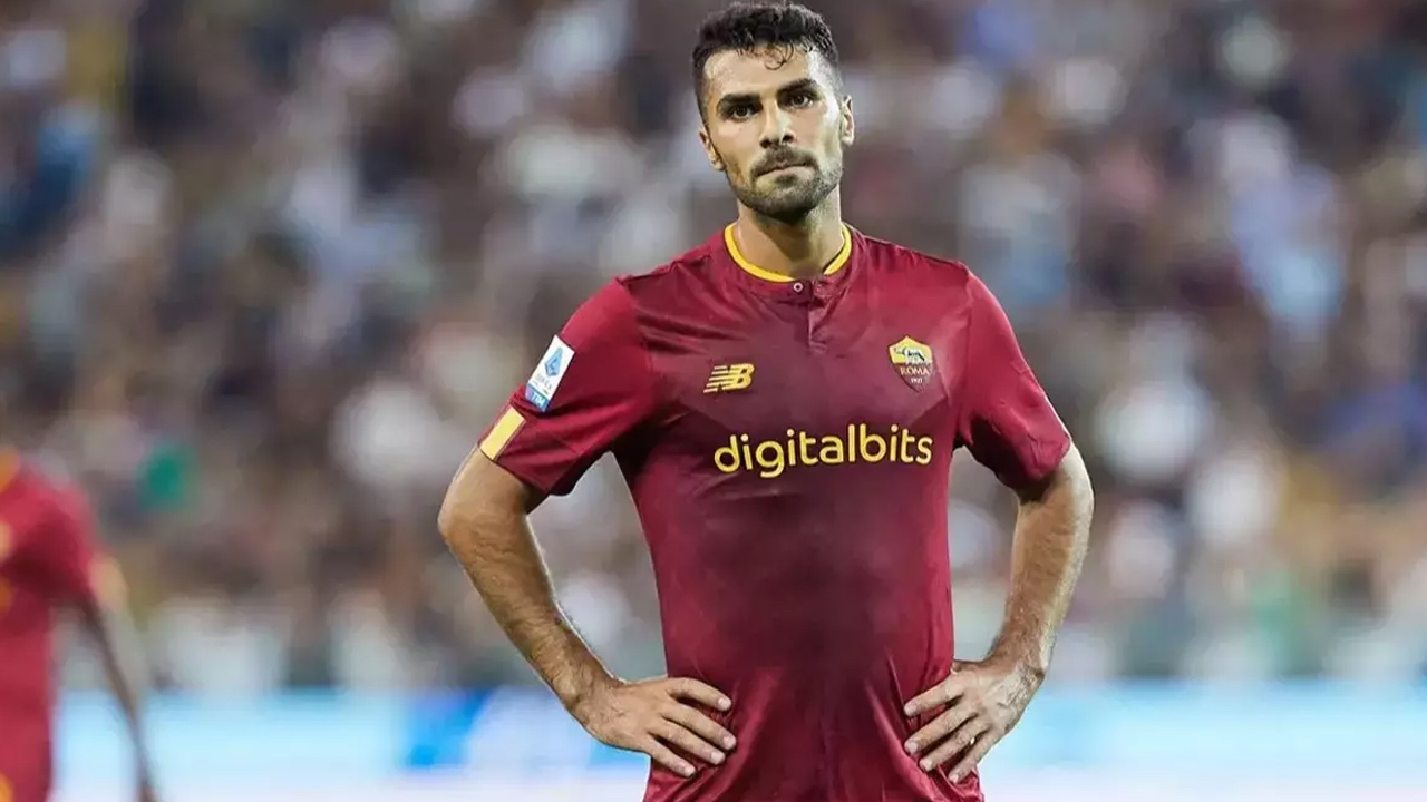 Zeki Çelik Premier Lig'in kapısından döndü! Roma kiralama teklifini geri çevirdi