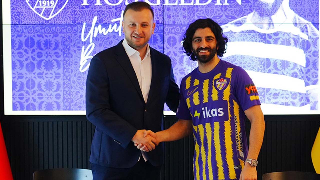 Trabzonspor'dan ayrılan Umut Bozok Eyüpspor'a imza attı