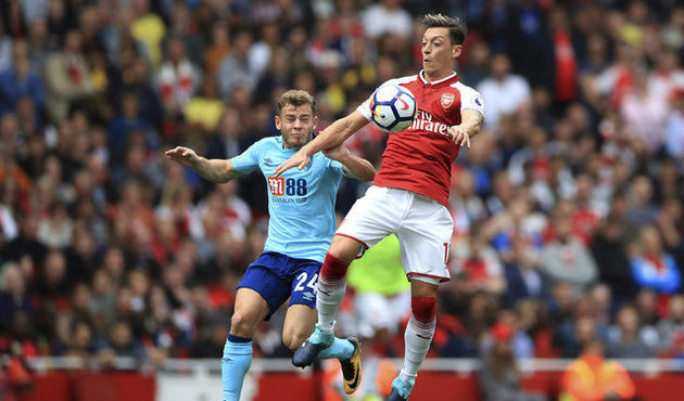 'Mesut Özil Arsenal'den ayrıldı'