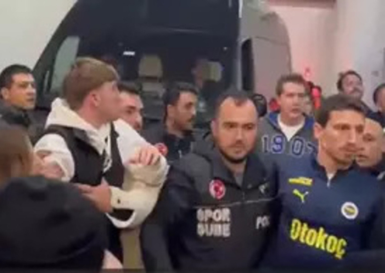 Fenerbahçe - Çaykur Rizespor maçı sonrası kavga: Ortalık bir anda karıştı!