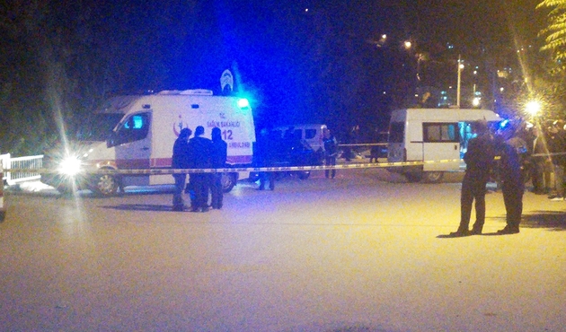 Karı kocayı 7 yaşındaki kızlarının gözleri önünde öldürdü...Yakalanacağını anlayınca intihar etti...