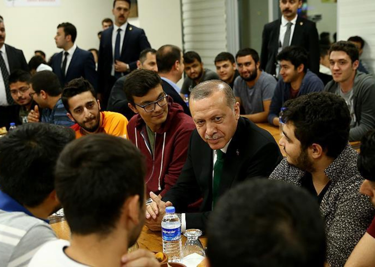Cumhurbaşkanı Erdoğan'dan üniversite öğrencilerine müjdeli haber: Bugün itibarıyla İŞKUR Gençlik Programı'nı devreye alıyoruz!