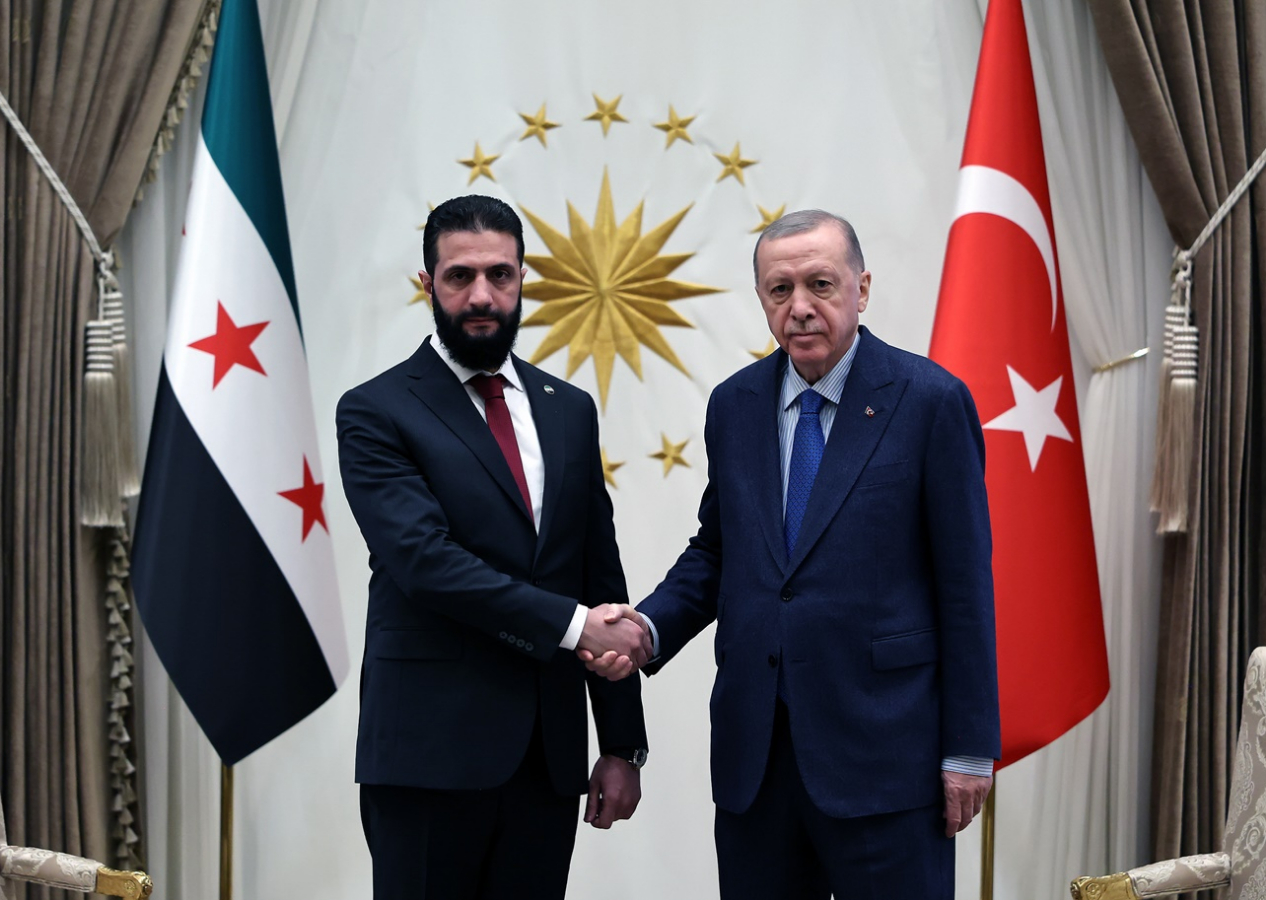Beştepe'de tarihi ziyaret! Cumhurbaşkanı Erdoğan ile Ahmed Şara görüşmesi başladı