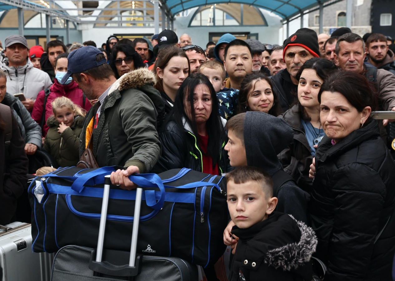 10 dakikada bir deprem oluyor! Santorini Adası neredeyse boşaltıldı! "3 dakikada bir yer değiştiriyoruz"