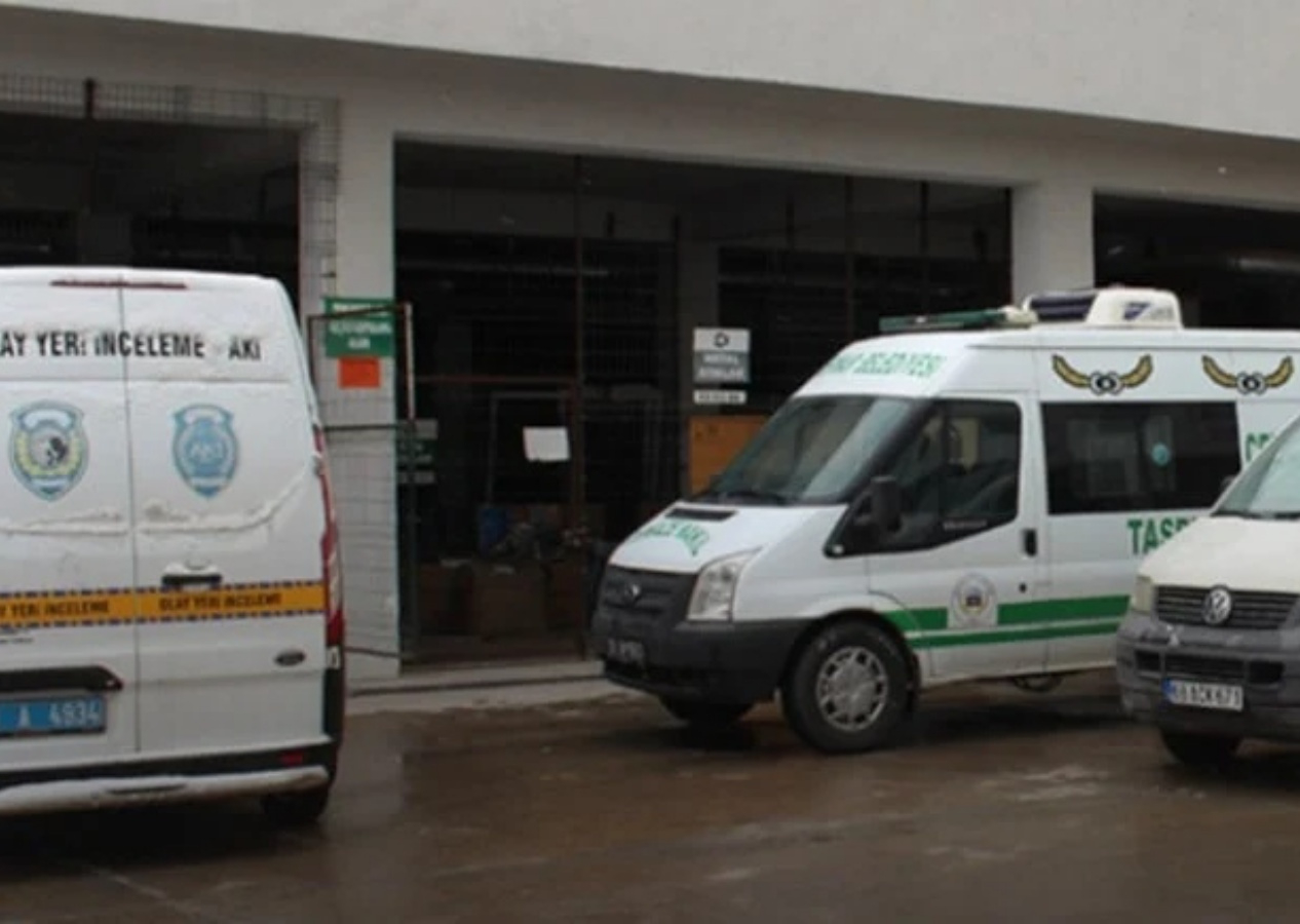Kar yağışını izlemek isterken pencereden düştü! Aksaray'da eski Belediye Başkanı Sabri Pamuk hayatını kaybetti