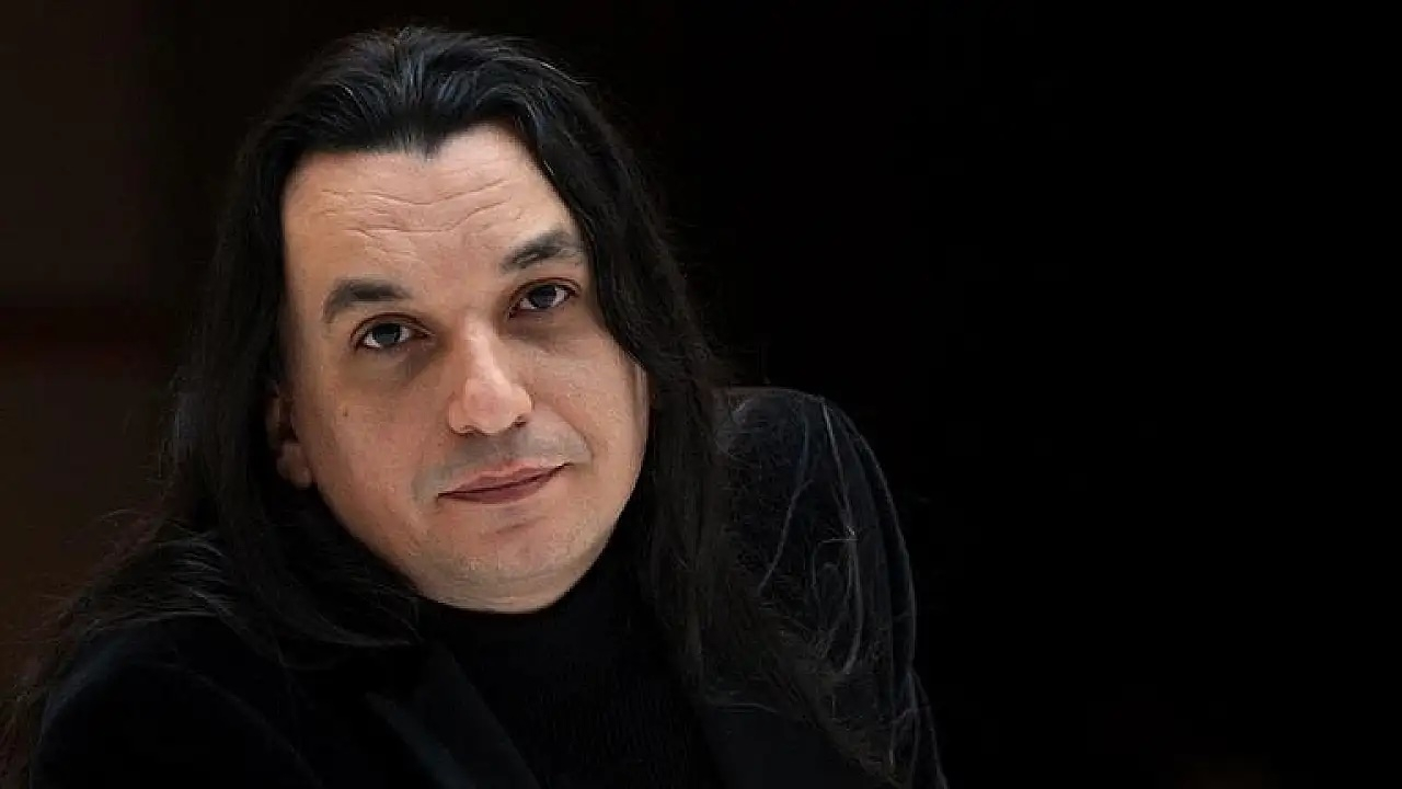 Gökhan Kırdar'dan korkutan haber! Ünlü müzisyen hastaneye kaldırıldı