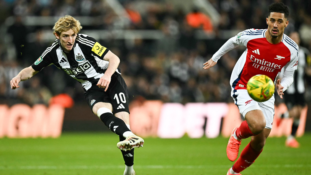 Arsenal neye uğradığını şaşırdı! Newcastle United güle oynaya finale yükseldi