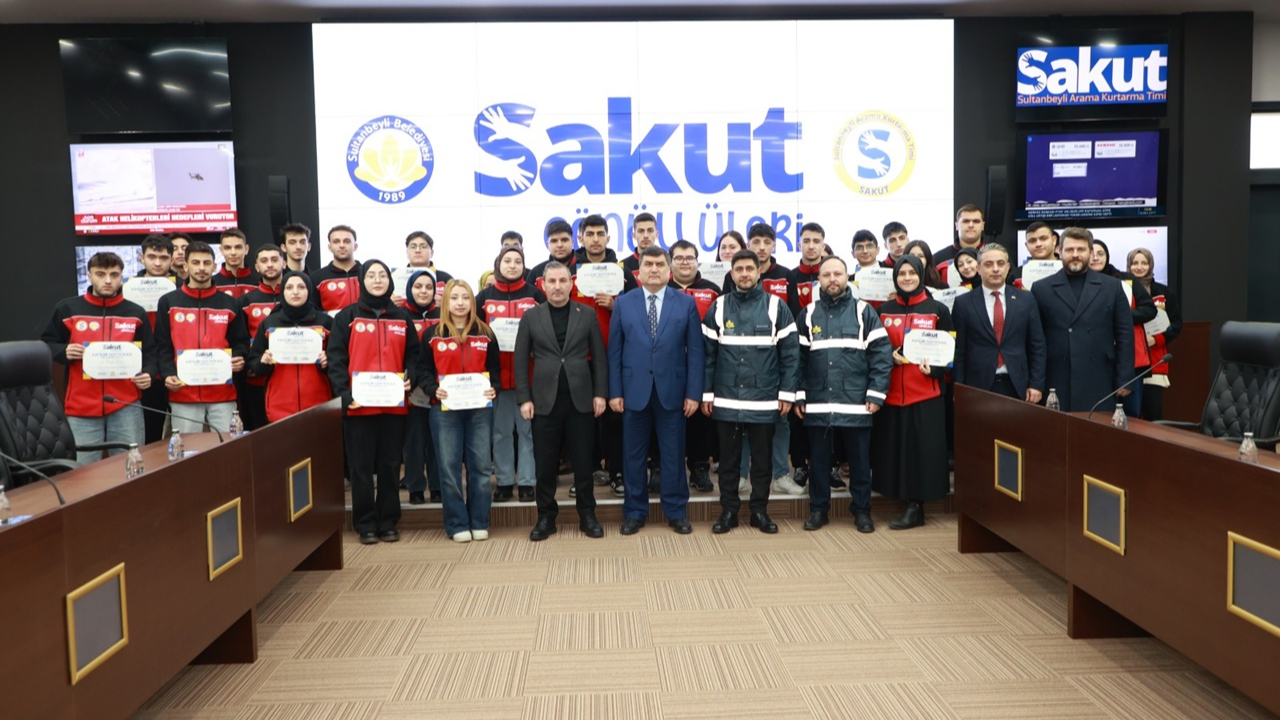 Sultanbeyli Belediyesi'nden afetlere yönelik toplumsal bilinci arttıran çalışma! Başkan Ali Tombaş: SAKUT Gönüllüsü Eğitim Programı başlattık